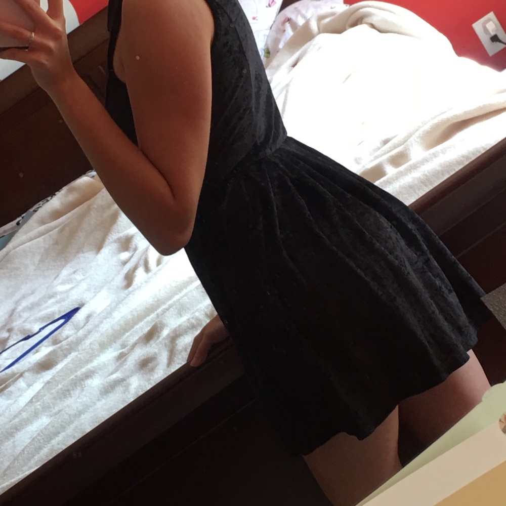•MUST BUNDLE• veltvet skater dress - Picture 4 of 8